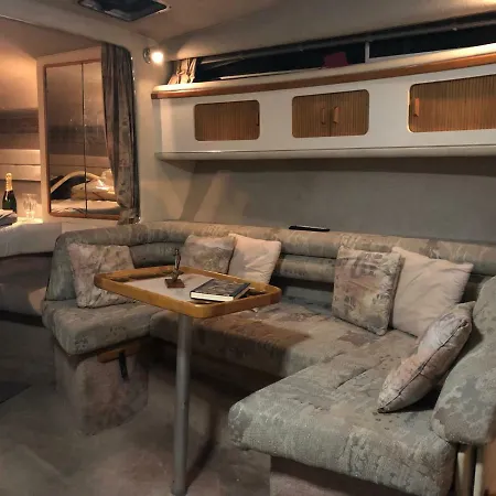 Yacht Sea Ray Sundancer 370 Botel