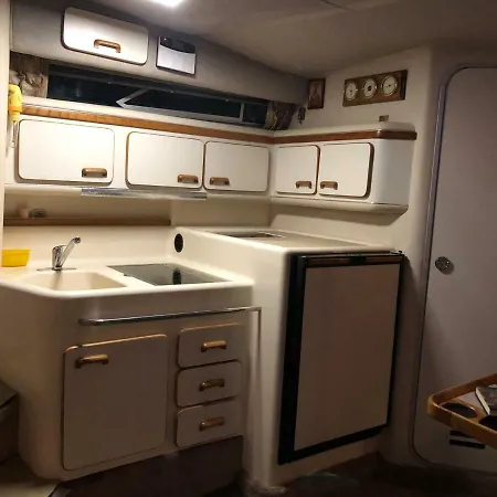 Båthotell Yacht Sea Ray Sundancer 370 *